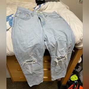 Levi’s Low Pro’s Straight Leg - Size 28 - NWT - Light Wash